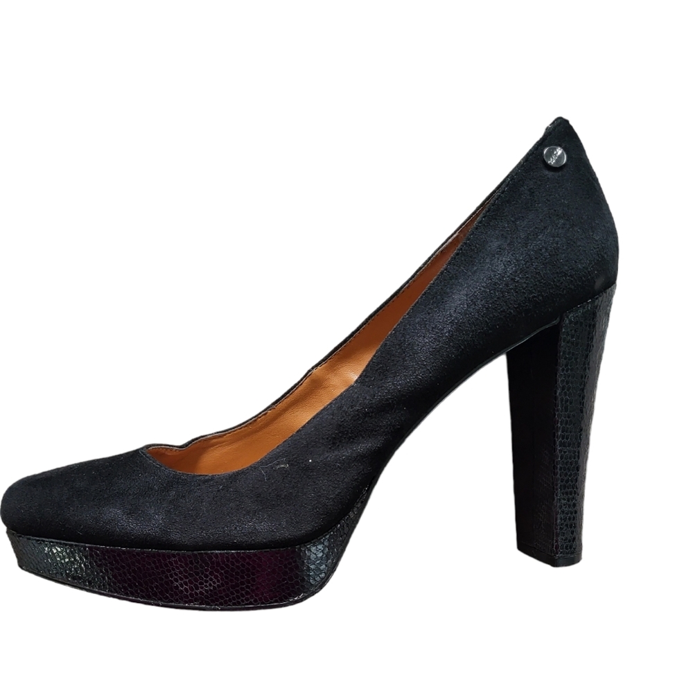 Women black Calvin Klein suede shoes size 8M